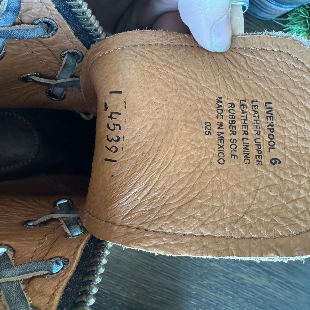 Freebird Liverpool size 6. Worn maybe 3 times. - Picture 6 of 6